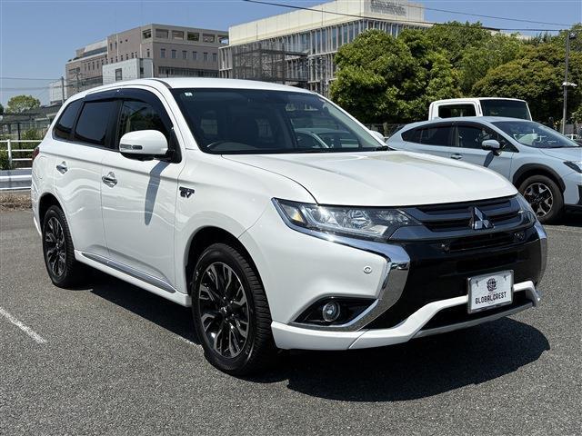 三菱 アウトランダーＰＨＥＶ ２．０ Ｇ ナビパッケージ ４ＷＤ H28年 (九州・沖縄) 99