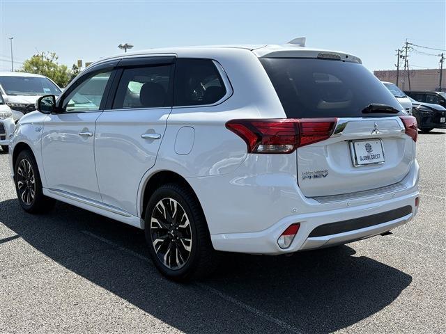 三菱 アウトランダーＰＨＥＶ ２．０ Ｇ ナビパッケージ ４ＷＤ H28年 (九州・沖縄) 99