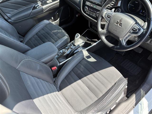 三菱 アウトランダーＰＨＥＶ ２．０ Ｇ ナビパッケージ ４ＷＤ H28年 (九州・沖縄) 99