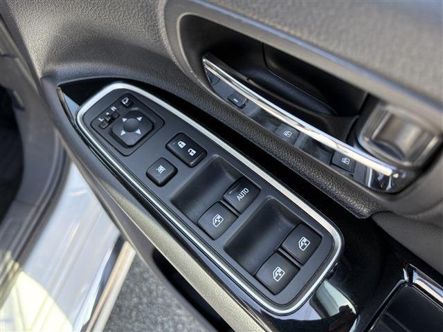三菱 アウトランダーＰＨＥＶ ２．０ Ｇ ナビパッケージ ４ＷＤ H28年 (九州・沖縄) 99