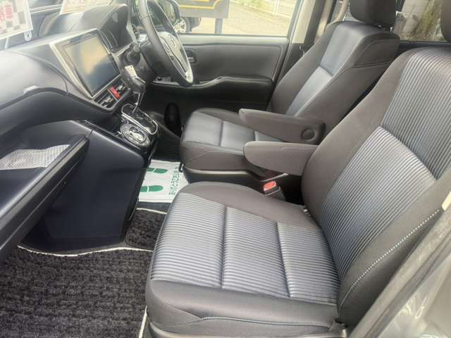 トヨタ ヴォクシー ２．０ ＺＳ 煌 ４ＷＤ H29年 (甲信越・北陸) 99