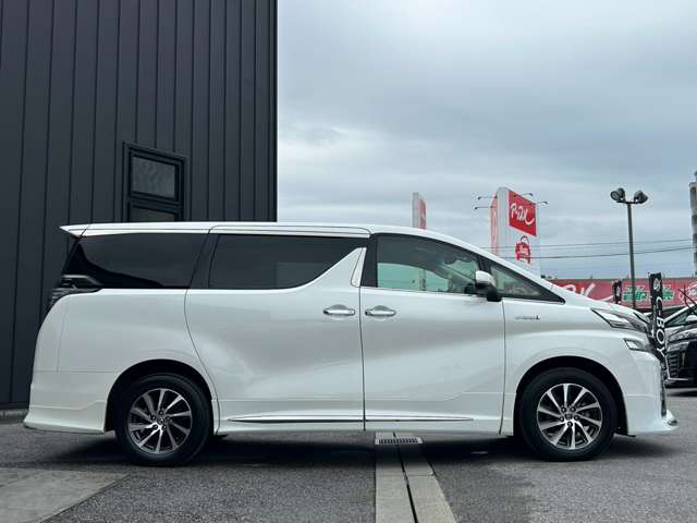 トヨタ ヴェルファイア　ハイブリッド ハイブリッド ２．５ ＺＲ Ｅ－ＦＯＵＲ ４ＷＤ H27年 (近畿) 99