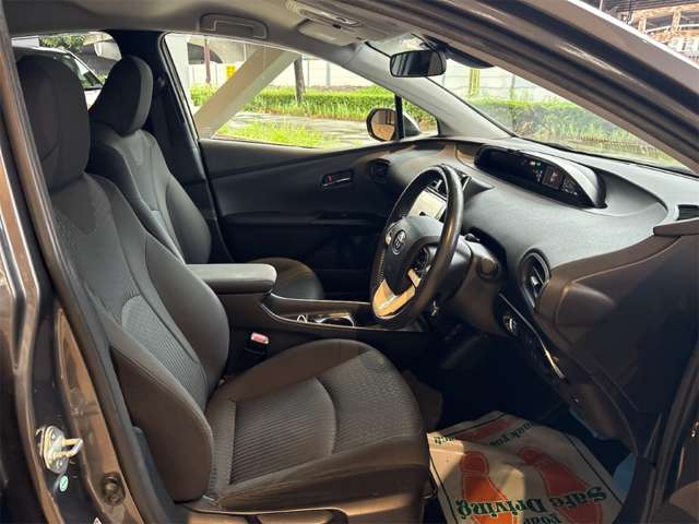 トヨタ プリウス １．８ Ｓ H27年 (近畿) 99