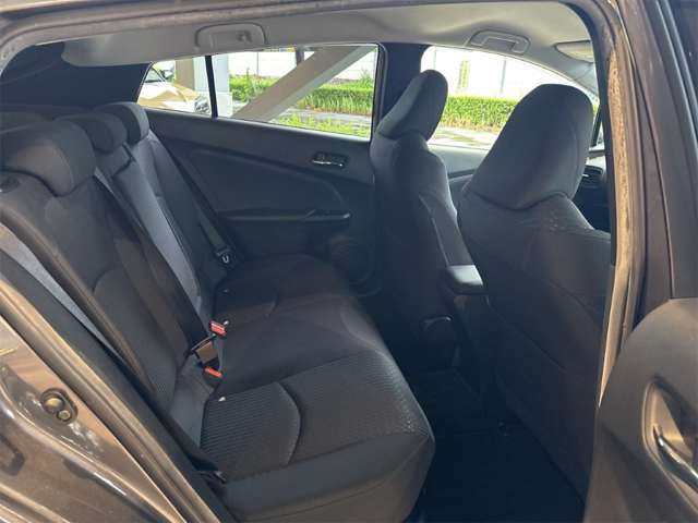 トヨタ プリウス １．８ Ｓ H27年 (近畿) 99