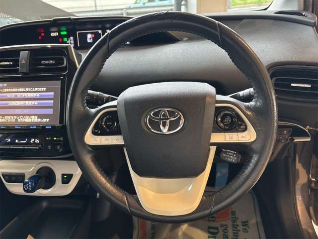 トヨタ プリウス １．８ Ｓ H27年 (近畿) 99
