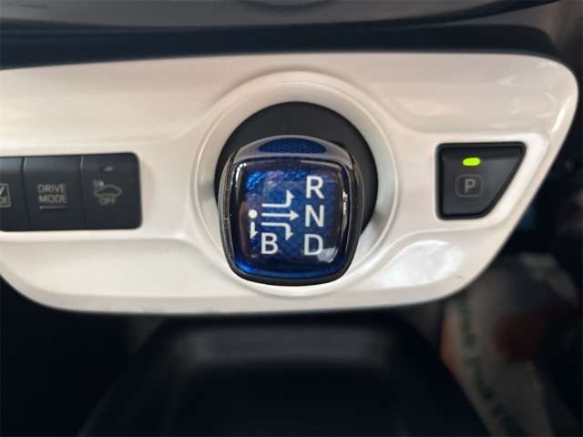 トヨタ プリウス １．８ Ｓ H27年 (近畿) 99