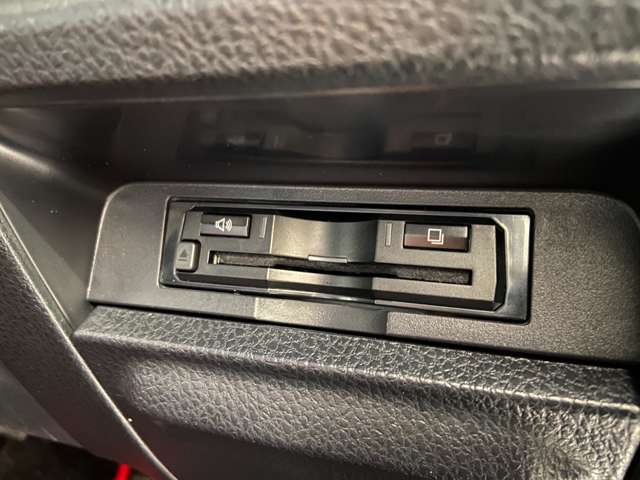 トヨタ ヴォクシー １．８ ハイブリッド ＺＳ 煌ＩＩ R1年 (近畿) 99