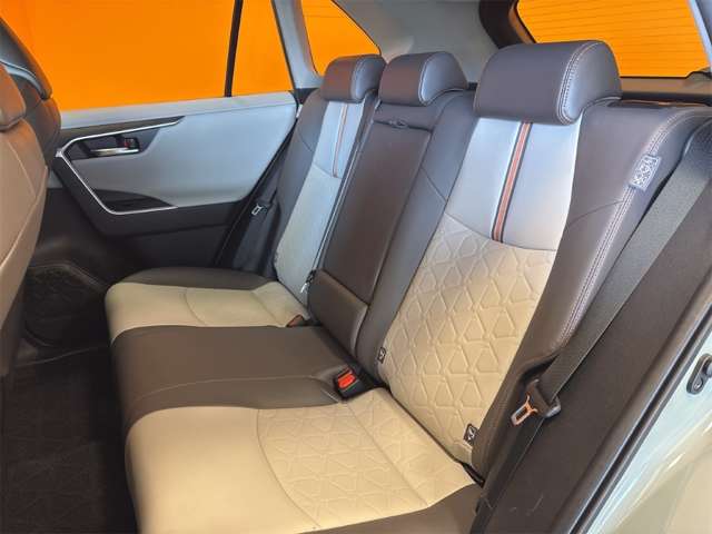 トヨタ ＲＡＶ４ ２．０ アドベンチャー ４ＷＤ R3年 (近畿) 99