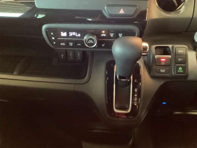 ホンダ Ｎ　ＢＯＸ カスタム ６６０ Ｌ R5年 (近畿) 99