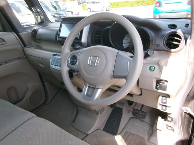 ホンダ Ｎ　ＢＯＸ ６６０ Ｇ Ｌパッケージ H25年 (九州・沖縄) 99