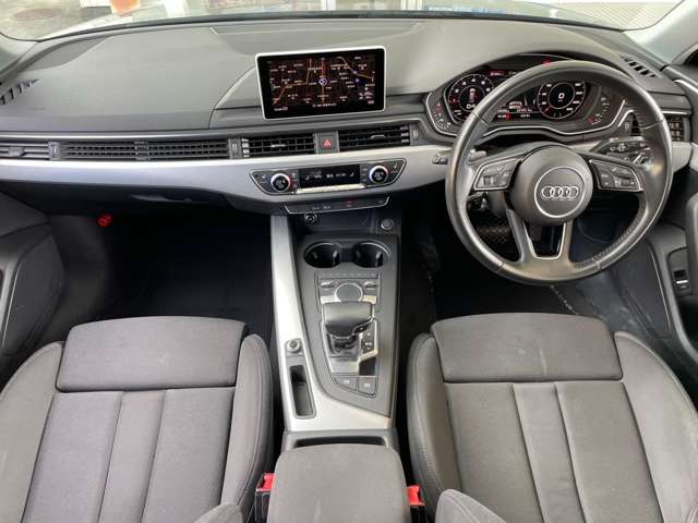 アウディ Ａ４　アバント １．４　ＴＦＳＩ　スポーツ H30年 () 99
