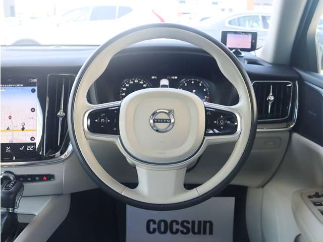 ボルボ Ｖ６０ Ｔ５　インスクリプション R1年 (東海) 99