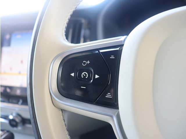 ボルボ Ｖ６０ Ｔ５　インスクリプション R1年 (東海) 99