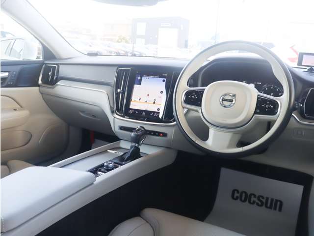 ボルボ Ｖ６０ Ｔ５　インスクリプション R1年 (東海) 99