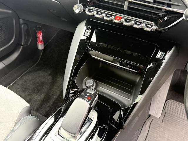 プジョー ｅ−２００８ ＧＴ R4年 (東海) 99