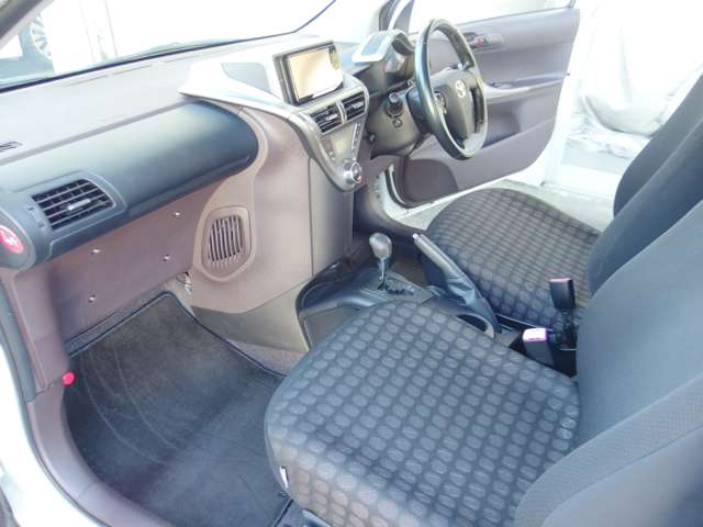 トヨタ ｉＱ １．３ １３０Ｇ H21年 (東海) 99