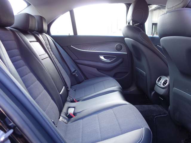 メルセデスベンツ Ｅクラス Ｅ２００ ４マチック スポーツ （ＢＳＧ搭載モデル） ４ＷＤ R4年 (北海道) 99