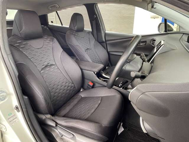 トヨタ プリウスＰＨＶ １．８ Ｓ H29年 (東北) 99