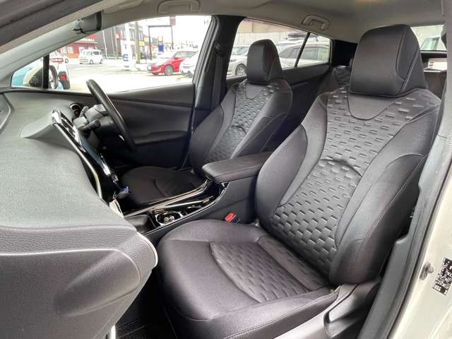 トヨタ プリウスＰＨＶ １．８ Ｓ H29年 (東北) 99