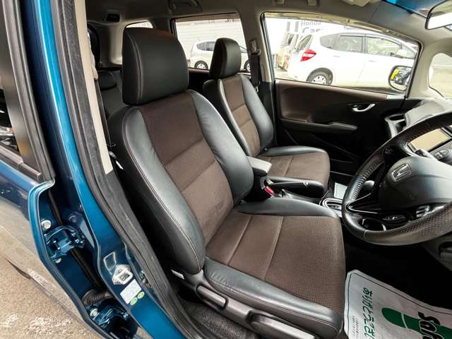 ホンダ フィット　シャトル　ハイブリッド １．３ スマートセレクション H23年 (関東) 99