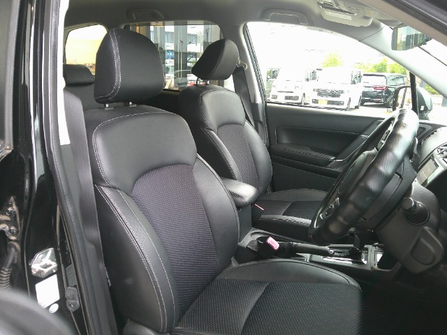 スバル フォレスター ２．０ Ｓ リミテッド ４ＷＤ H27年 (関東) 99