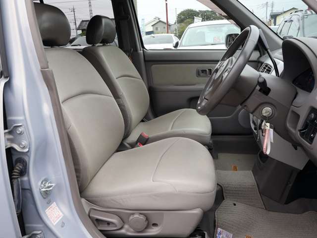 日産 キューブ １．３ アルテ ＣＶＴ－Ｍ６ ４ＷＤ H13年 (関東) 99