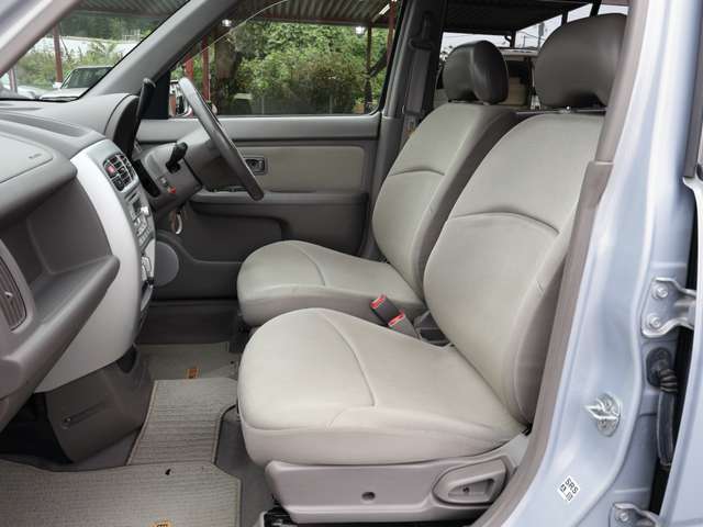 日産 キューブ １．３ アルテ ＣＶＴ－Ｍ６ ４ＷＤ H13年 (関東) 99