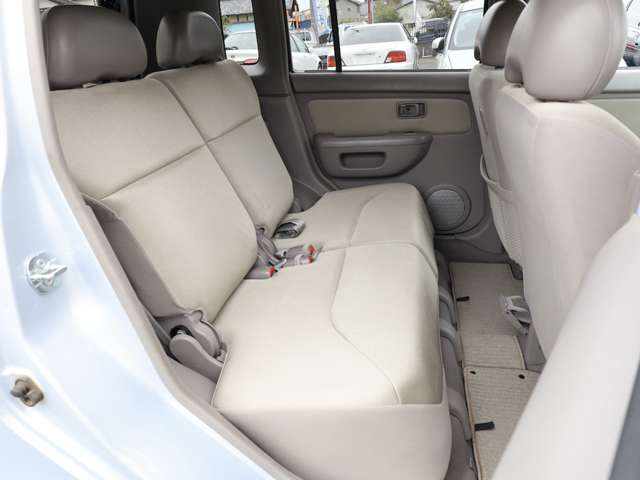 日産 キューブ １．３ アルテ ＣＶＴ－Ｍ６ ４ＷＤ H13年 (関東) 99