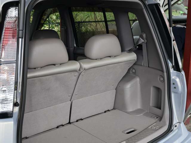 日産 キューブ １．３ アルテ ＣＶＴ－Ｍ６ ４ＷＤ H13年 (関東) 99
