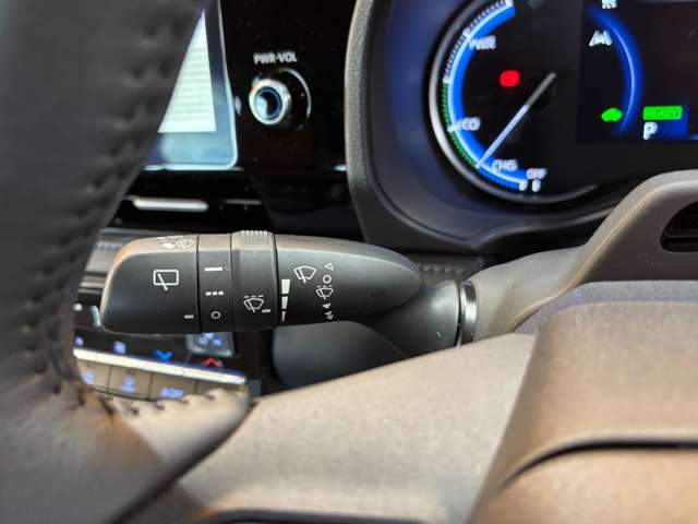トヨタ ヴォクシー １．８ ハイブリッド Ｓ－Ｚ R4年 (近畿) 99