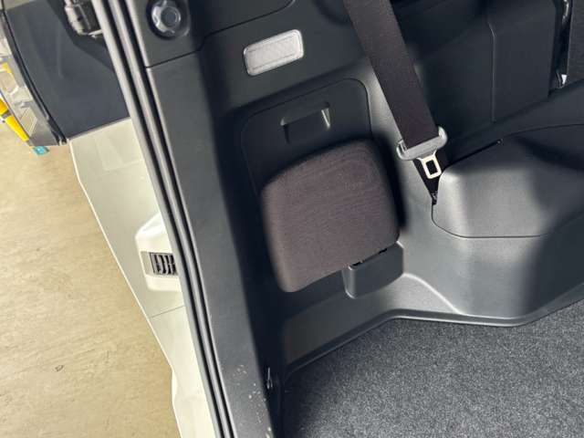 トヨタ ヴォクシー １．８ ハイブリッド Ｓ－Ｇ R6年 (近畿) 99