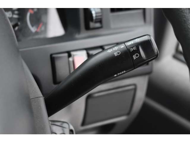 いすゞ エルフ ３．０ フルフラットロー ディーゼルターボ H26年 (近畿) 99