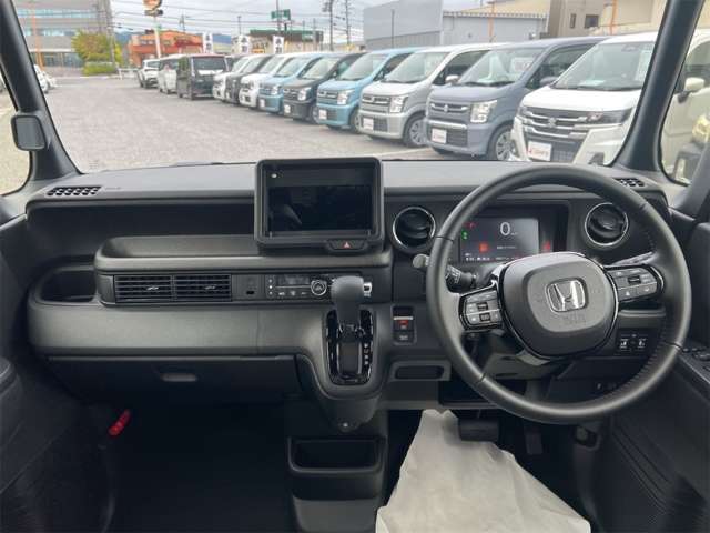 ホンダ Ｎ　ＢＯＸ カスタム ６６０ ブラック スタイル R8年 (近畿) 99