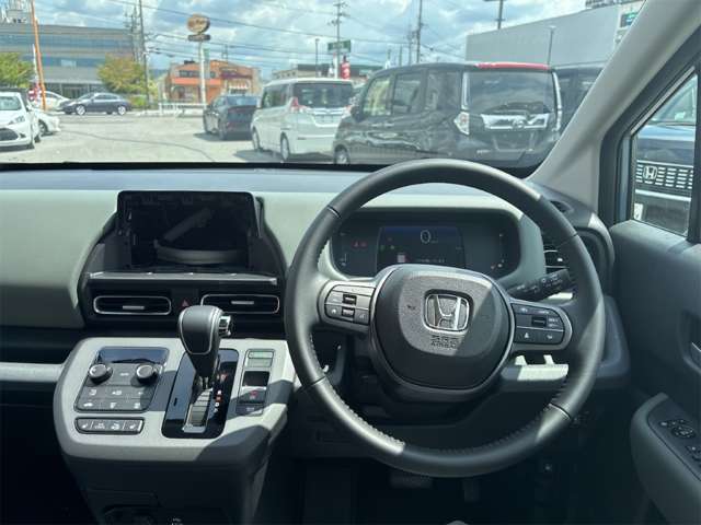 ホンダ フリード　ハイブリッド １．５ Ｅ：ＨＥＶ クロスター R8年 (近畿) 99