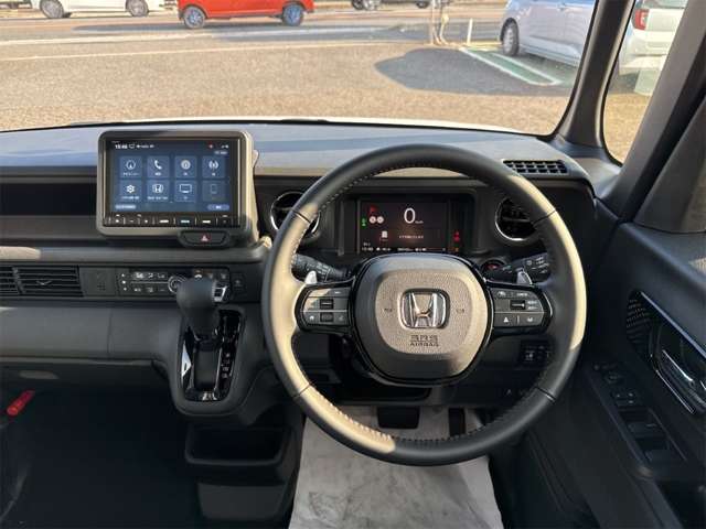 ホンダ Ｎ　ＢＯＸ カスタム ６６０ ターボ ブラック スタイル R8年 (近畿) 99