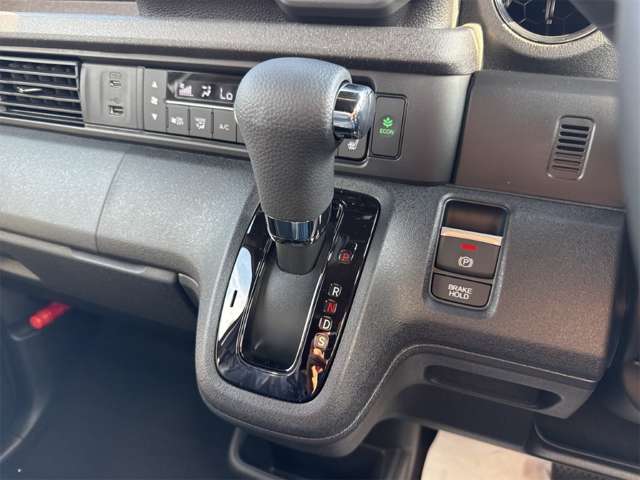 ホンダ Ｎ　ＢＯＸ カスタム ６６０ ターボ ブラック スタイル R8年 (近畿) 99