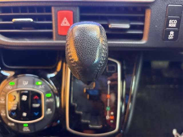 トヨタ ノア ２．０ ＳＩ ＷＸＢＩＩ R1年 (近畿) 99