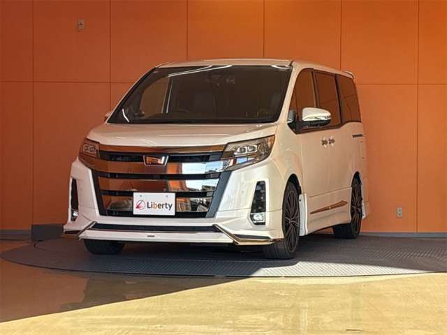 トヨタ ノア ２．０ ＳＩ ＷＸＢＩＩ R1年 (近畿) 99