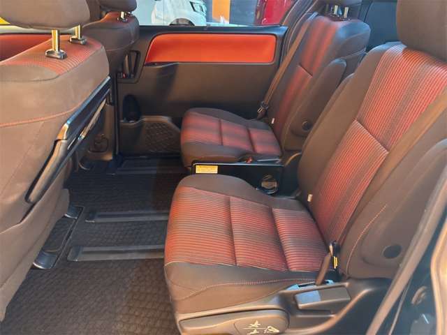 トヨタ ヴォクシー ２．０ ＺＳ H29年 (近畿) 99