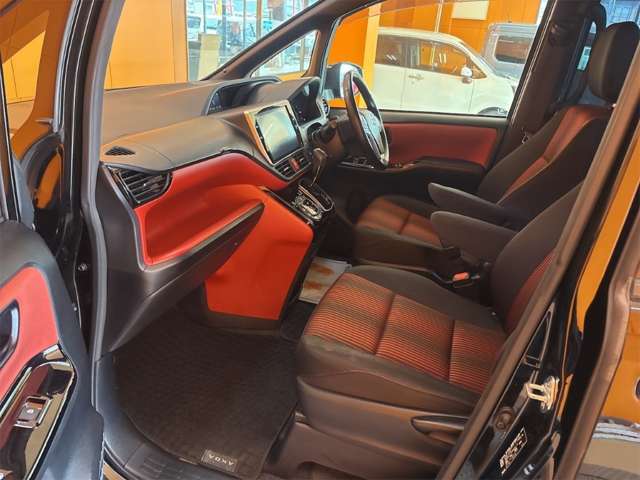 トヨタ ヴォクシー ２．０ ＺＳ H29年 (近畿) 99