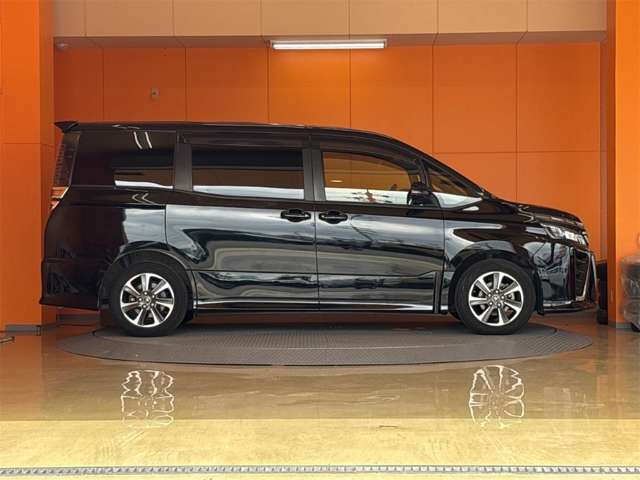トヨタ ヴォクシー ２．０ ＺＳ H29年 (近畿) 99