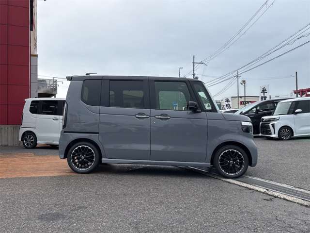 ホンダ Ｎ　ＢＯＸ カスタム ６６０ ターボ コーディネートスタイル ２トーン R8年 (近畿) 99