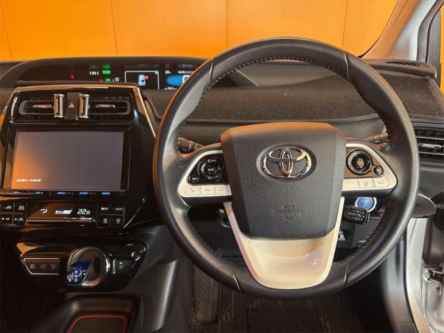 トヨタ プリウス １．８ Ｓ セーフティ プラス H29年 (近畿) 99