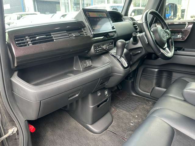 ホンダ Ｎ　ＢＯＸ カスタム ６６０ Ｇ Ｌ ターボ ホンダセンシング H29年 (関東) 99