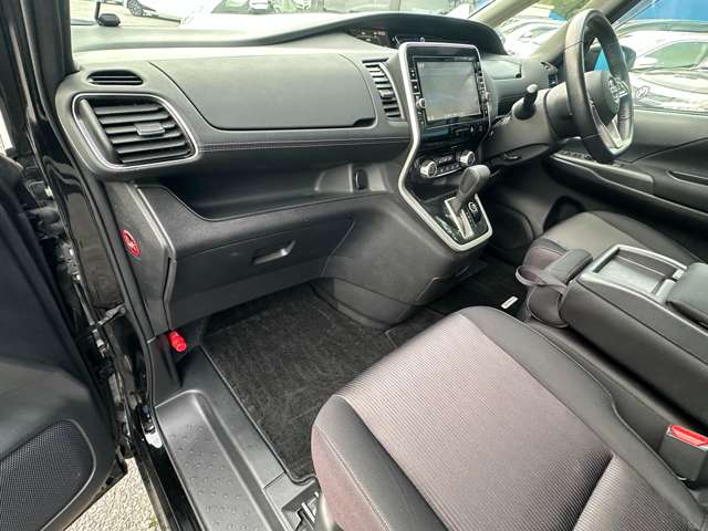 日産 セレナ ２．０ ハイウェイスター Ｖセレクション H29年 (関東) 99