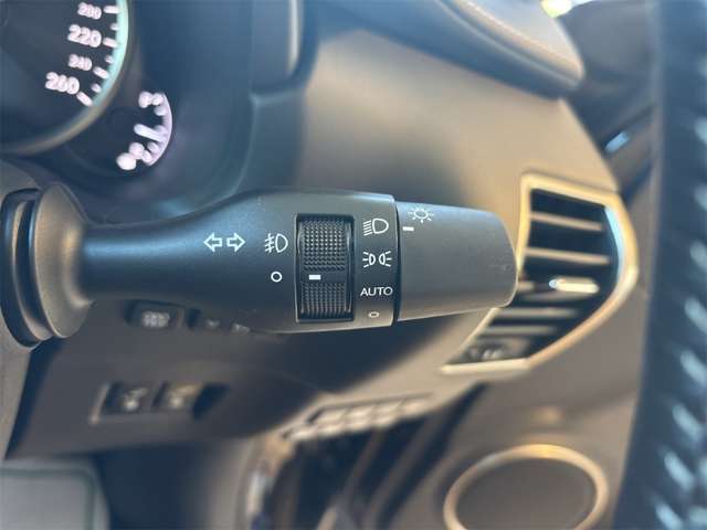 レクサス ＮＸ３００ｈ バージョンＬ H27年 (近畿) 99