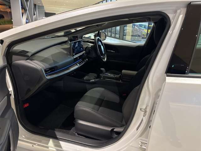 トヨタ プリウス ２．０ Ｚ Ｅ－ＦＯＵＲ ４ＷＤ R6年 (近畿) 99