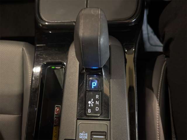 トヨタ プリウス ２．０ Ｚ Ｅ－ＦＯＵＲ ４ＷＤ R6年 (近畿) 99