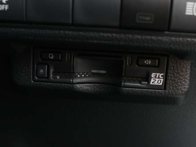 トヨタ カローラ １．８ ハイブリッド Ｇ R8年 (近畿) 99