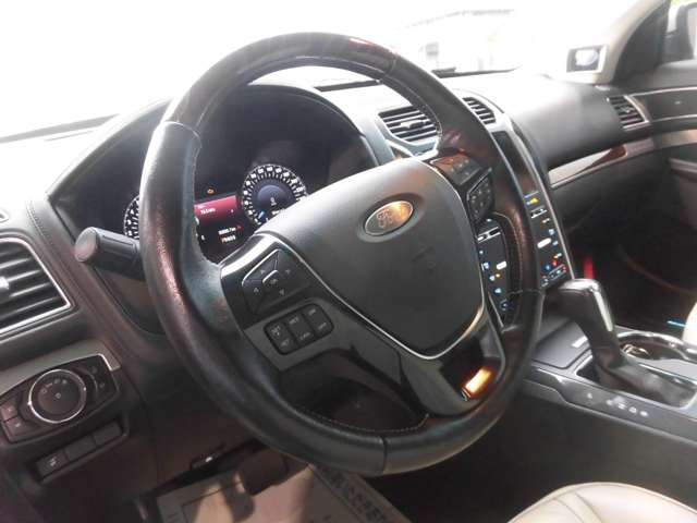 フォード エクスプローラー タイタニアム ４ＷＤ H28年 (東海) 99